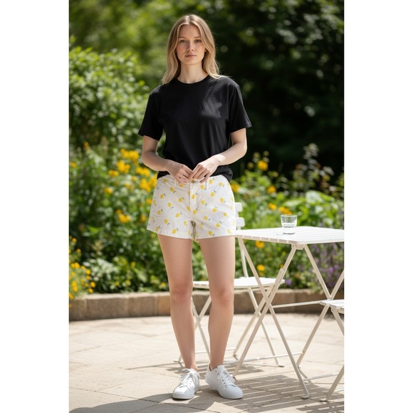 Old Navy Pants - Old Navy Womens Lemon Print Casual Everyday Shorts - Size 8 Summer